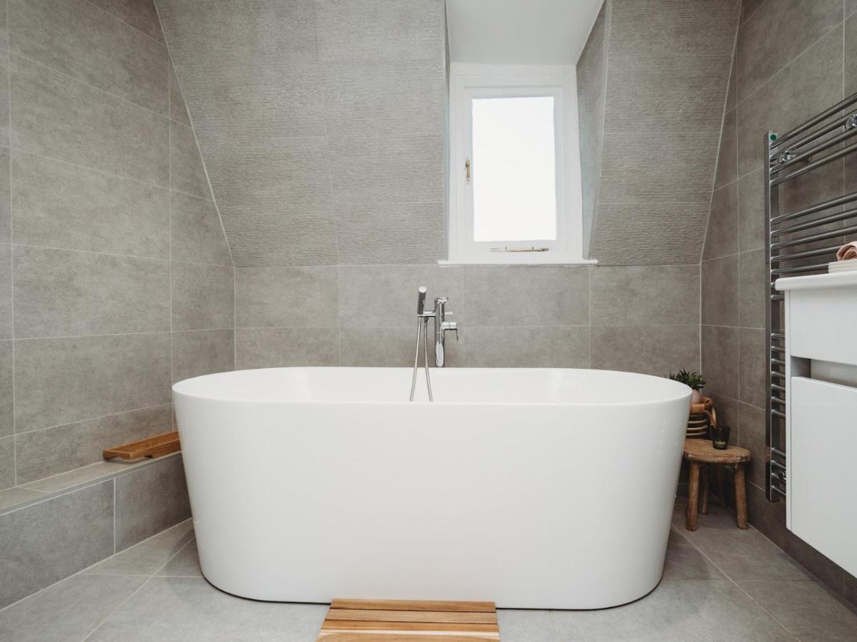 Pass The Keys Stylish 2 Bed Eco Flat In The Heart Of Bath Appartement Buitenkant foto