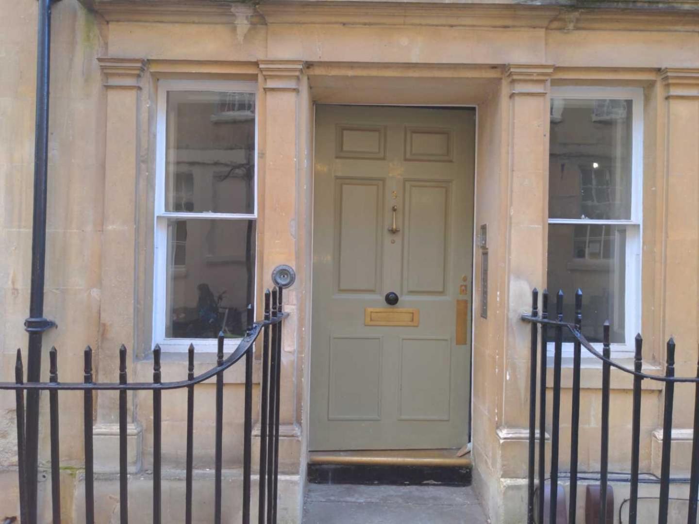 Pass The Keys Stylish 2 Bed Eco Flat In The Heart Of Bath Appartement Buitenkant foto